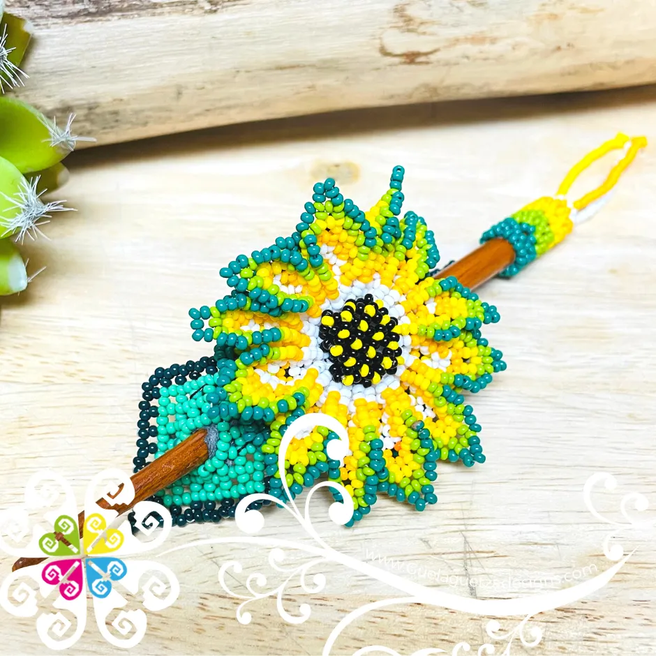 Beaded Daysi Hair Brooch