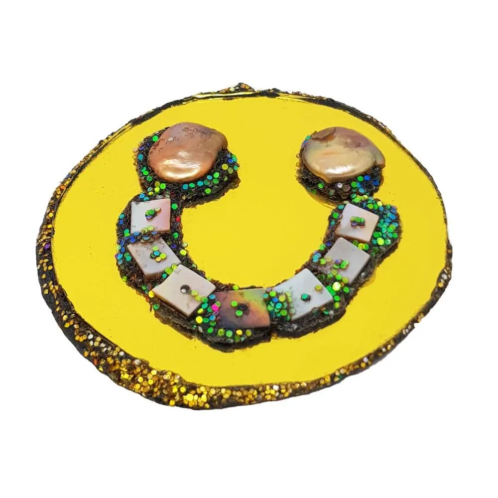 GOLD SMILEY FACE BROOCH - GOLDEN WHISPERER