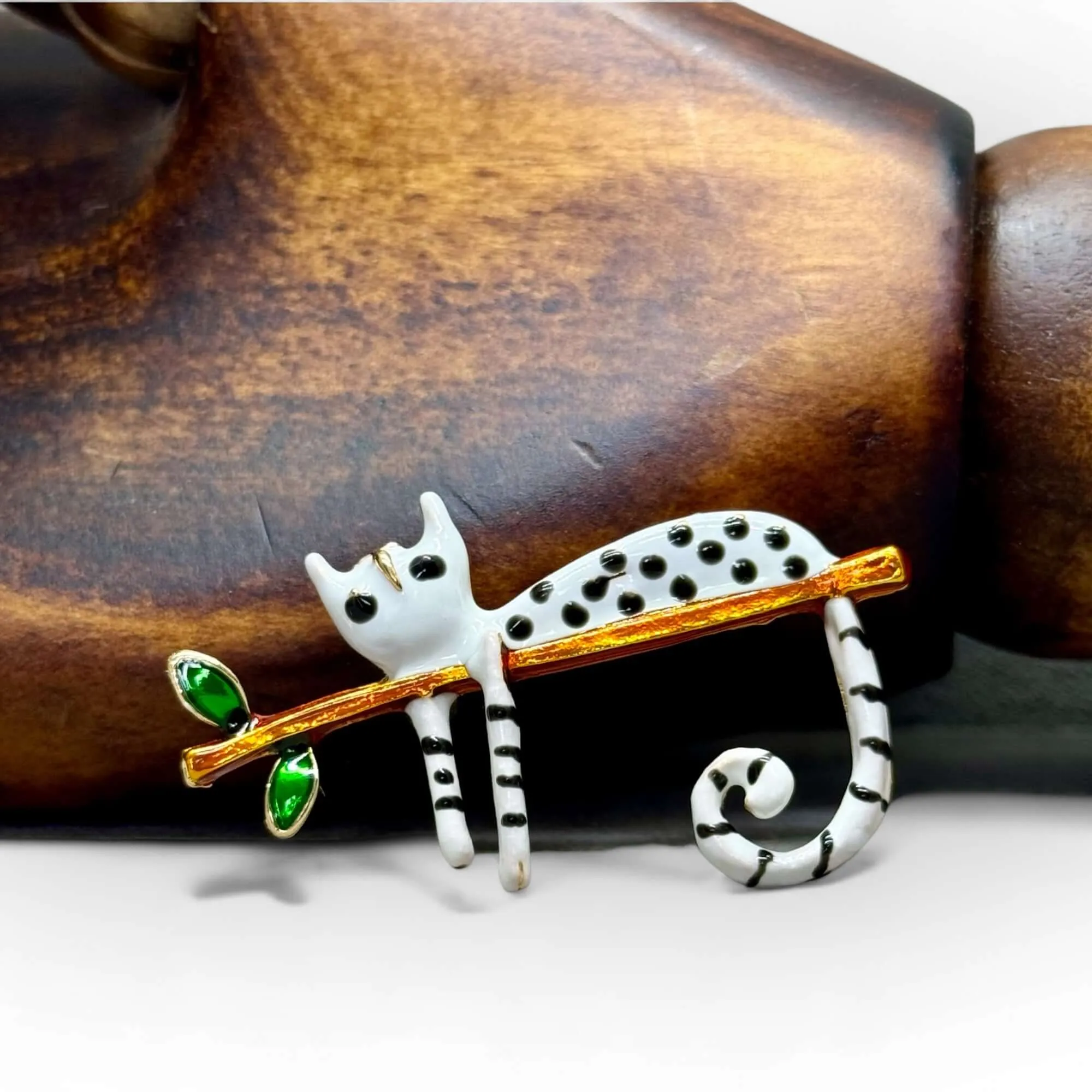 Recumbent Cat White Enamel Fashion Jewellery Brooch