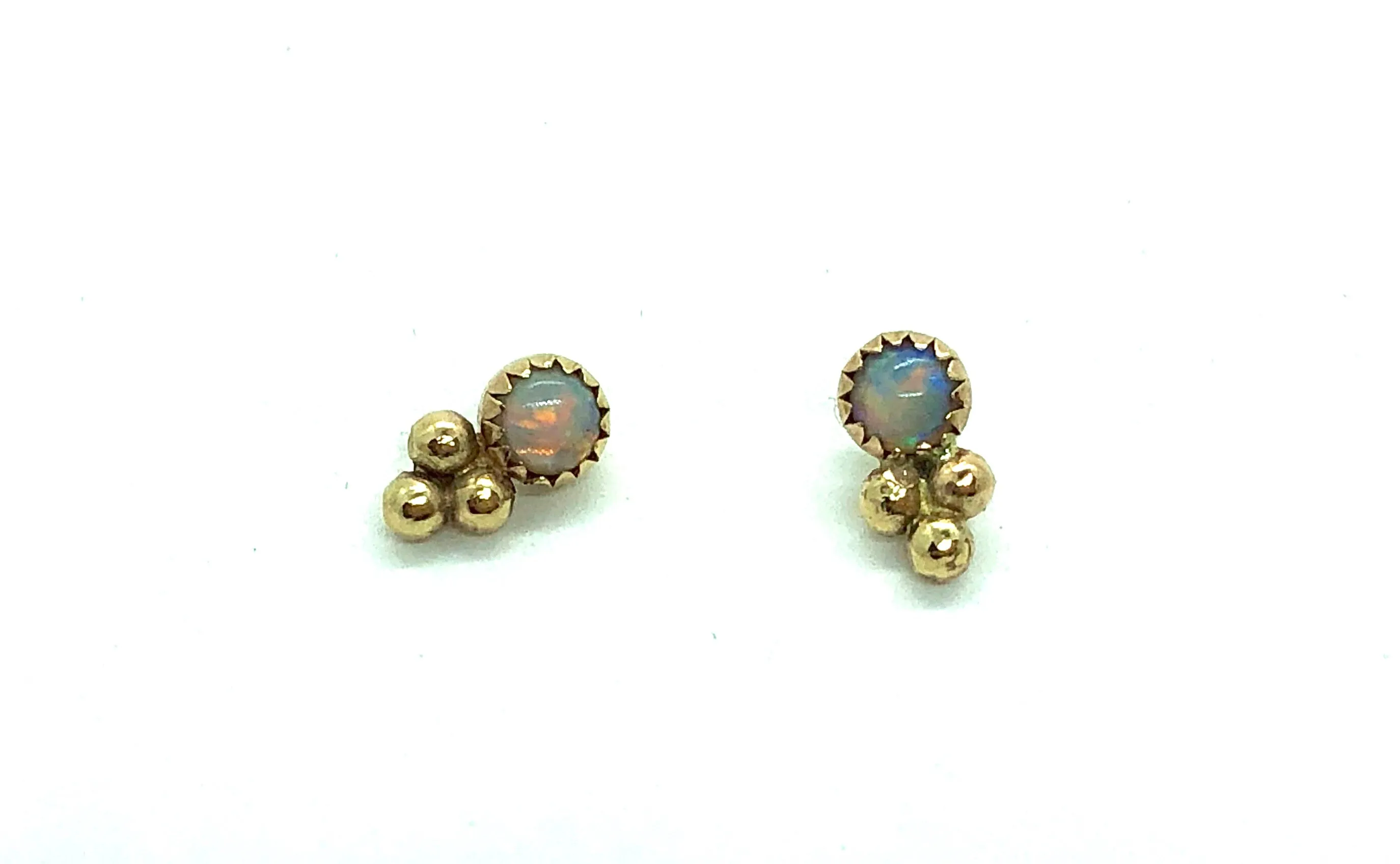 stone stud with triple bead