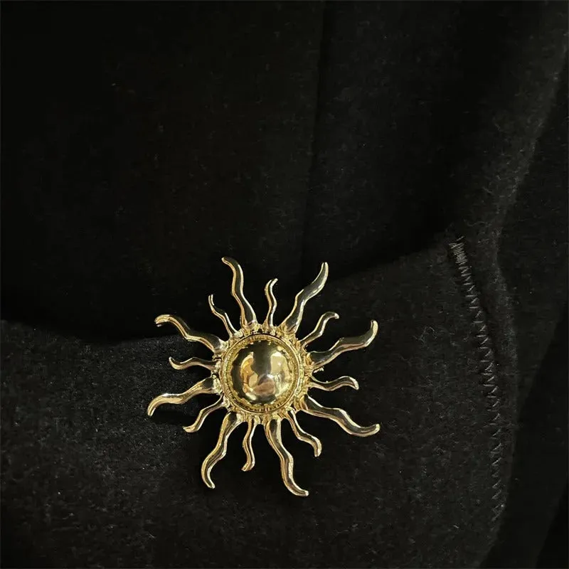 Vintage Style Chic Women’s Brooch Pin with Retro Sun Design