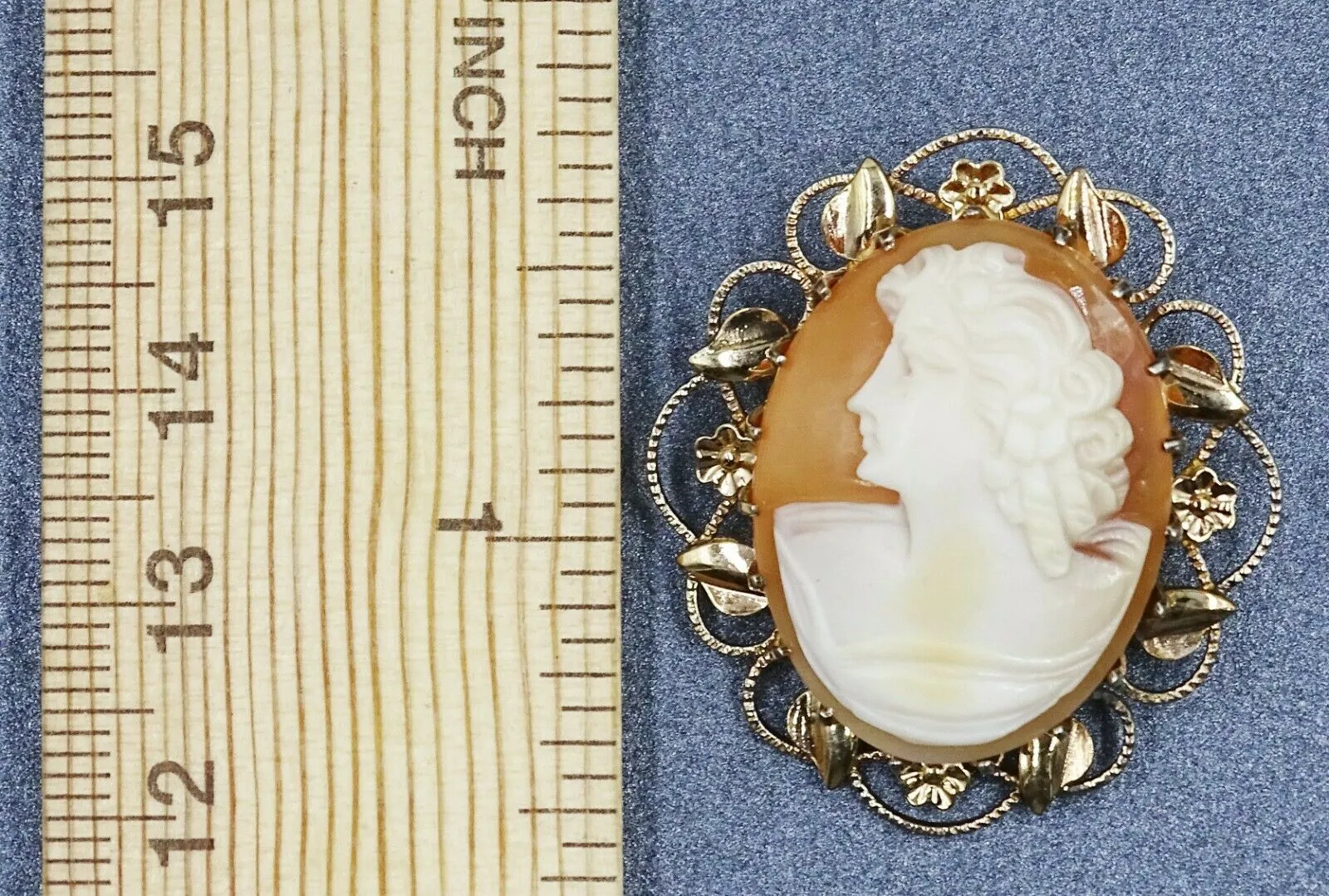 Womens Brooch Gold Plated & Shell Cameo Claw Set Flower & Leaf Vintage